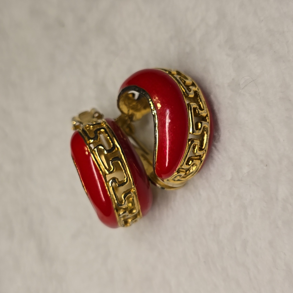 🔸️5/$25🔸️Vintage Red Gold Clip On Earrings